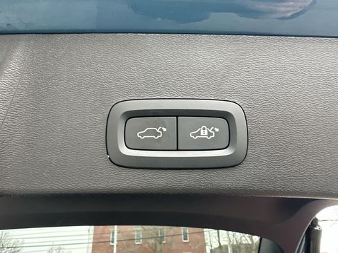 Used 2023 Volvo XC40 B5 Plus w/ Driver Assist Package image 13