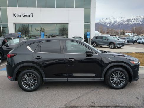 Used 2017 MAZDA CX-5 Sport image 2