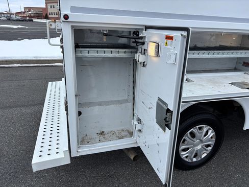 Used 2016 Ford Transit 250 138 w/ Interior Upgrade Package image 17