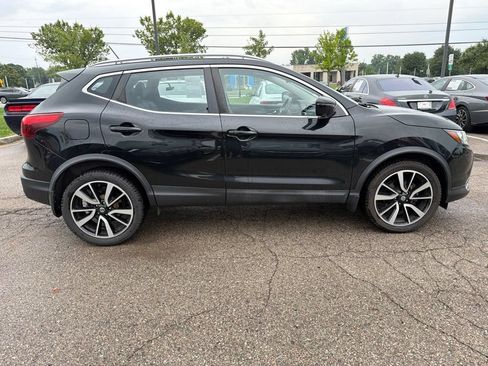 Used 2017 Nissan Rogue Sport SL w/ SL Premium Package AWD/4WD image 4