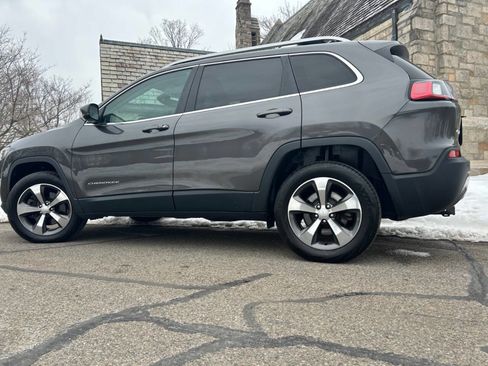 Used 2019 Jeep Cherokee Limited image 12