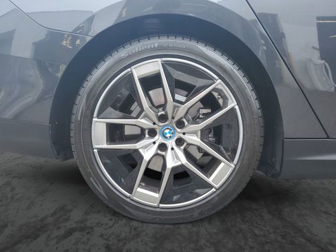 Used 2024 BMW i5 eDrive40i RWD image 5
