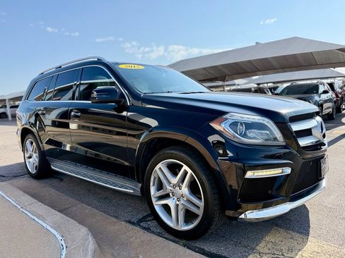 Used 2015 Mercedes-Benz GL 550 4MATIC image 3