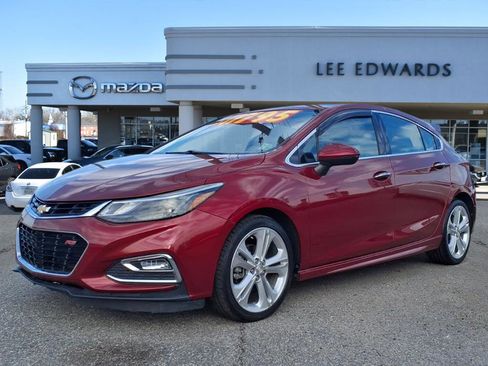 Used 2018 Chevrolet Cruze Premier image 1