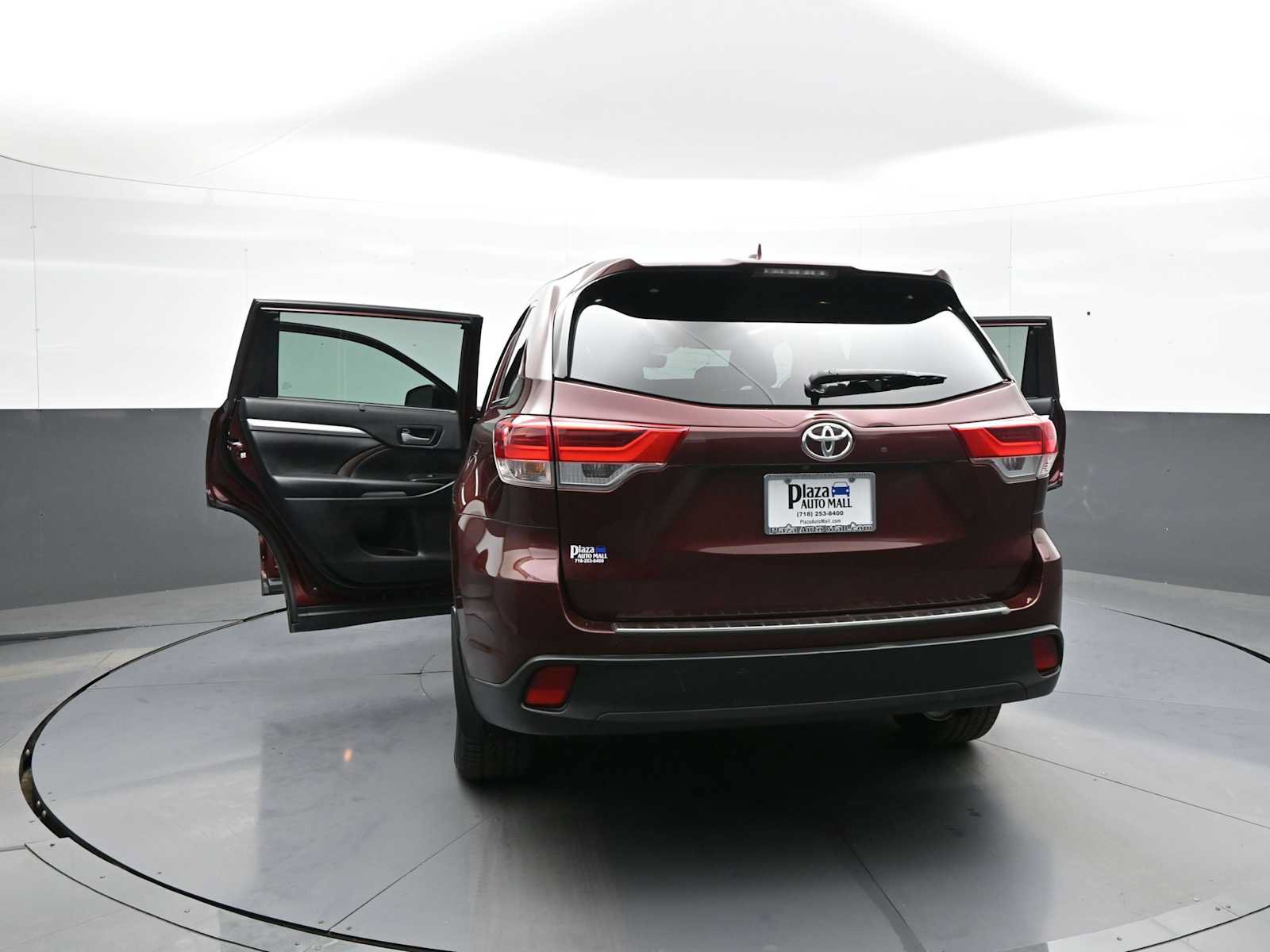 Used 2019 Toyota Highlander XLE w/ Protection Package #3 AWD/4WD image 48
