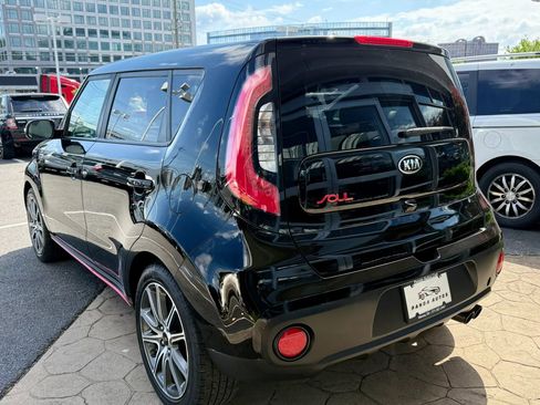 Used 2018 Kia Soul ! w/ Tech Package FWD image 5