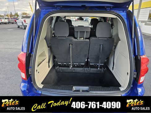 Used 2018 Dodge Grand Caravan SE w/ UConnect Hands-Free Group image 9