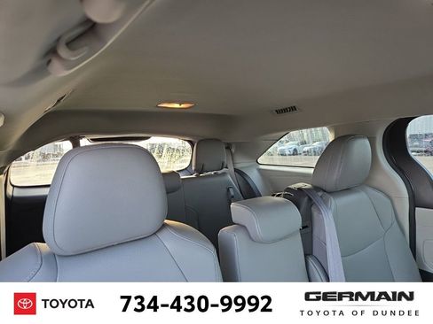 Used 2022 Toyota Sienna XLE image 20