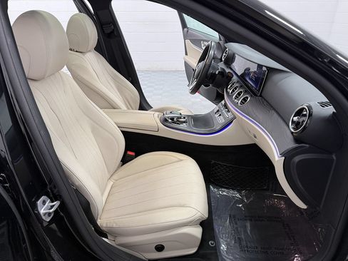 Used 2019 Mercedes-Benz E 300 4MATIC w/ Premium 1 Package image 19