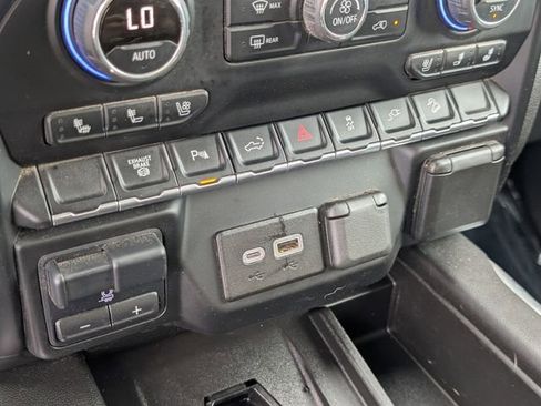 Used 2022 Chevrolet Silverado 2500 High Country w/ Z71 Off-Road Package image 33