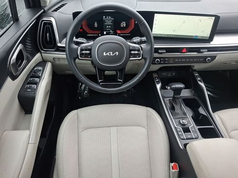 Used 2025 Kia Sorento S AWD/4WD image 11