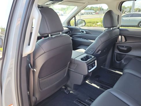 New 2026 Kia Carnival SX w/ SX Dark Edition Package FWD image 17