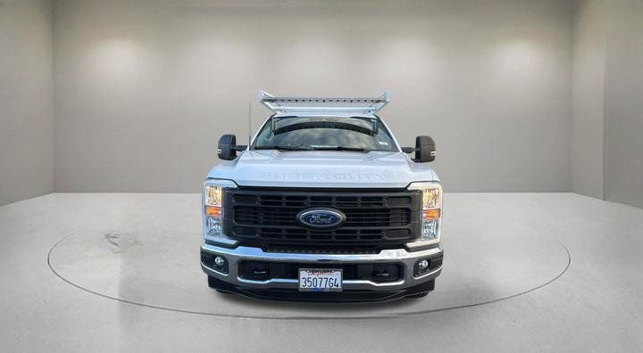 Certified 2025 Ford F250 XL w/ XL Chrome Package RWD image 2