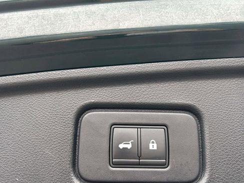 Used 2022 Nissan Pathfinder Platinum w/ Cargo Package image 19