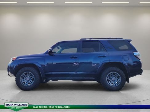 Used 2019 Toyota 4Runner TRD Off-Road Premium AWD/4WD image 7