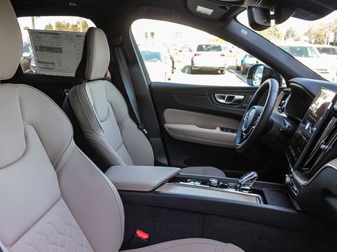 New 2026 Volvo XC60 B5 Core image 19