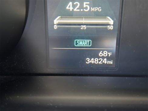 Certified 2022 Hyundai Elantra SEL image 26