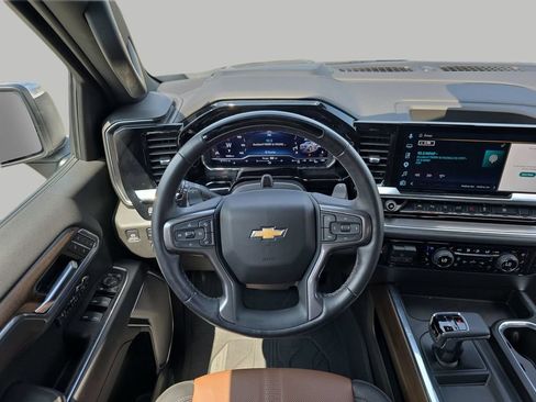 Used 2025 Chevrolet Silverado 1500 High Country AWD/4WD image 10