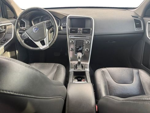Used 2016 Volvo XC60 T5 Premier image 2