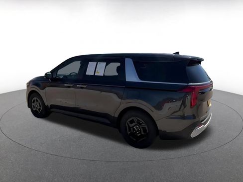 Used 2026 Kia Carnival FWD image 10