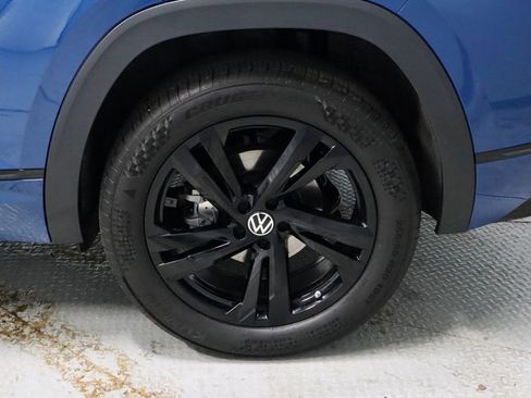 Used 2025 Volkswagen Atlas Cross Sport SEL R-Line image 19