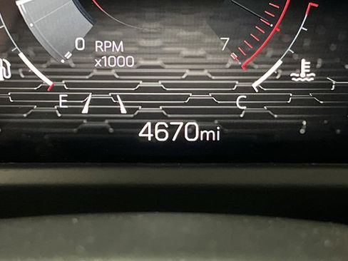 Used 2024 GMC Acadia Denali image 6