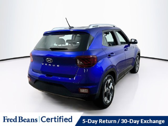 Used 2024 Hyundai Venue Limited FWD image 11
