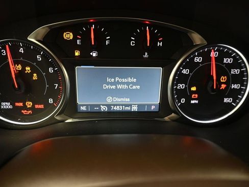 Used 2023 GMC Acadia SLT image 14