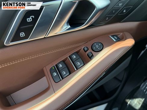 Used 2025 BMW X5 xDrive40i w/ M Sport Package image 24