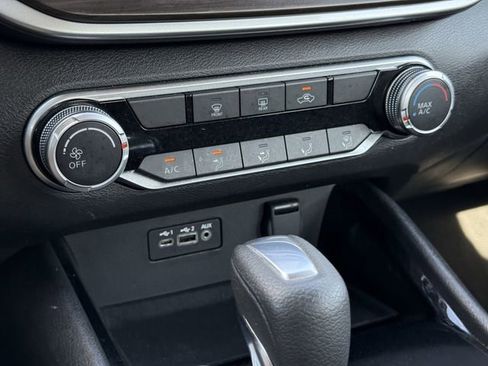 Used 2024 Nissan Altima 2.5 SV image 19