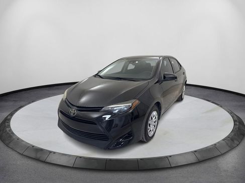 Used 2018 Toyota Corolla LE image 1