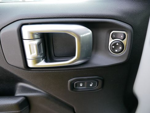 Used 2024 Jeep Wrangler Unlimited Rubicon image 19