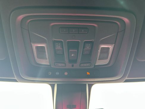 Used 2022 Chevrolet Silverado 1500 High Country w/ Technology Package image 23