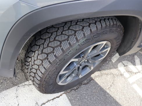 Certified 2025 Chevrolet Equinox ACTIV w/ Safety and Technology Package image 42