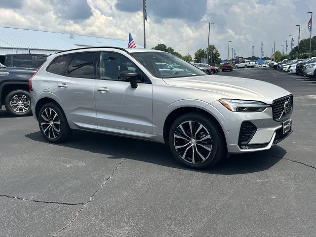 Used 2025 Volvo XC60 B5 Plus AWD/4WD image 2