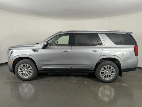 Used 2025 GMC Yukon Denali w/ Sun & Power Step Package image 5