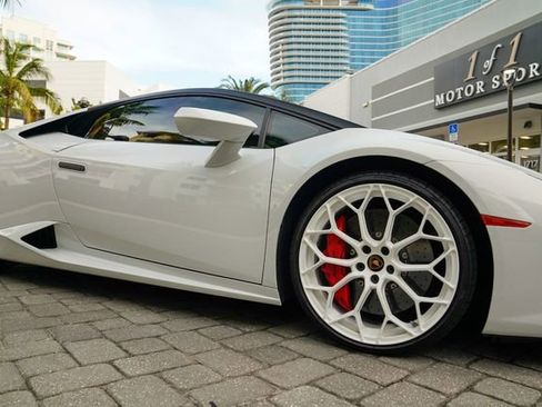 Used 2016 Lamborghini Huracan LP 610-4 Avio image 36