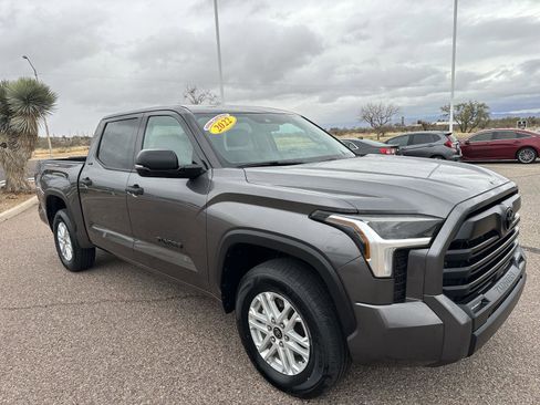 Used 2022 Toyota Tundra SR5 w/ Convenience Package image 8