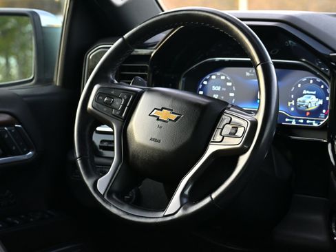 Used 2023 Chevrolet Silverado 1500 High Country w/ Technology Package image 17