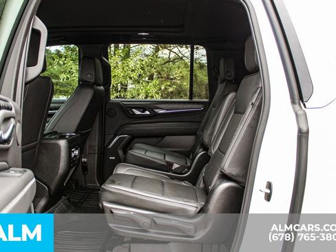 Used 2023 GMC Yukon XL Denali AWD/4WD image 18