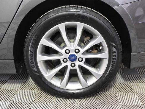 Used 2017 Ford Fusion SE image 20