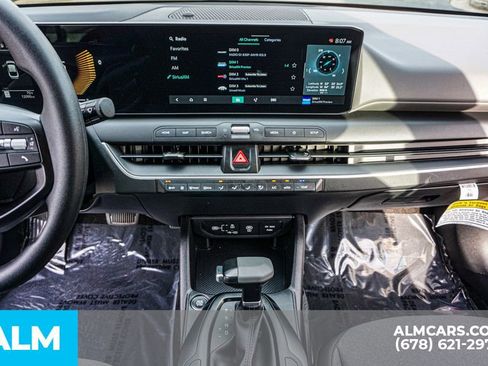 Used 2025 Kia K4 LXS image 39