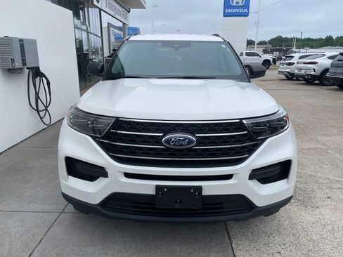 Used 2022 Ford Explorer XLT AWD/4WD image 5