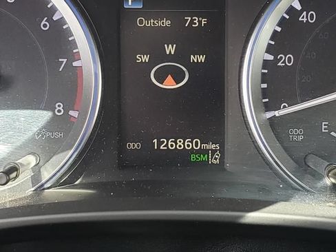 Used 2017 Toyota Highlander XLE AWD/4WD image 25