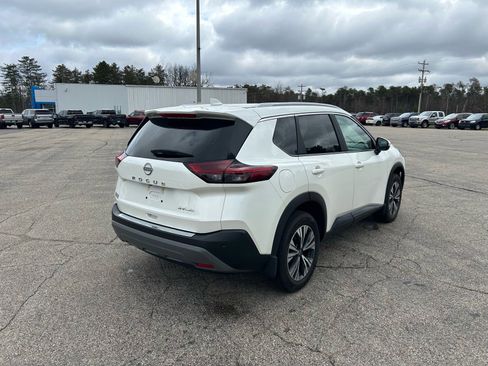 Used 2023 Nissan Rogue SV w/ SV Premium Package image 3