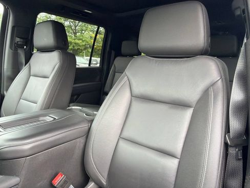 Used 2024 Chevrolet Suburban Z71 w/ Luxury Package AWD/4WD image 8