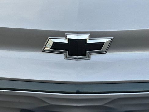 Used 2022 Chevrolet Bolt EUV LT w/ Convenience Package image 37