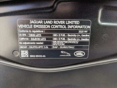 Certified 2025 Land Rover Range Rover Sport Dynamic SE image 26