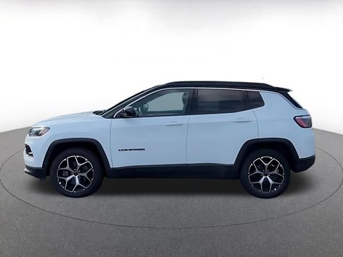 Used 2025 Jeep Compass Limited AWD/4WD image 9