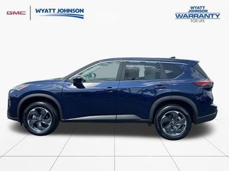 Used 2025 Nissan Rogue SV FWD video 2